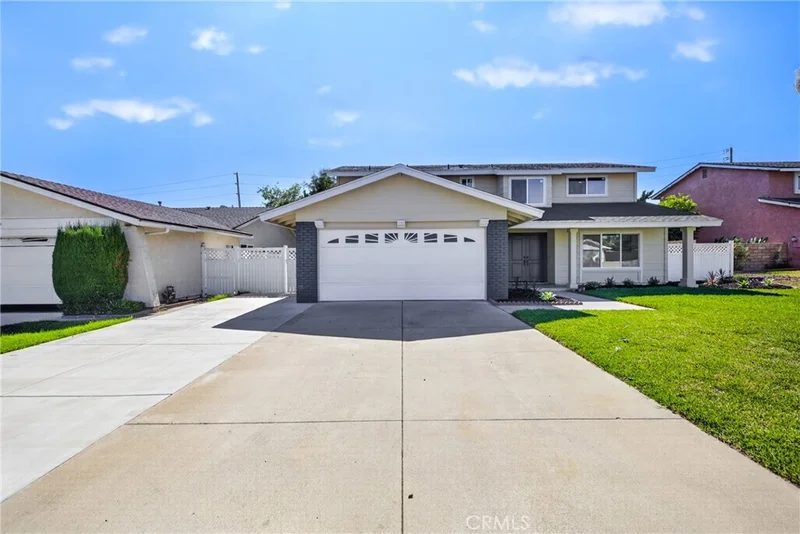 13324 San Martin photo 2