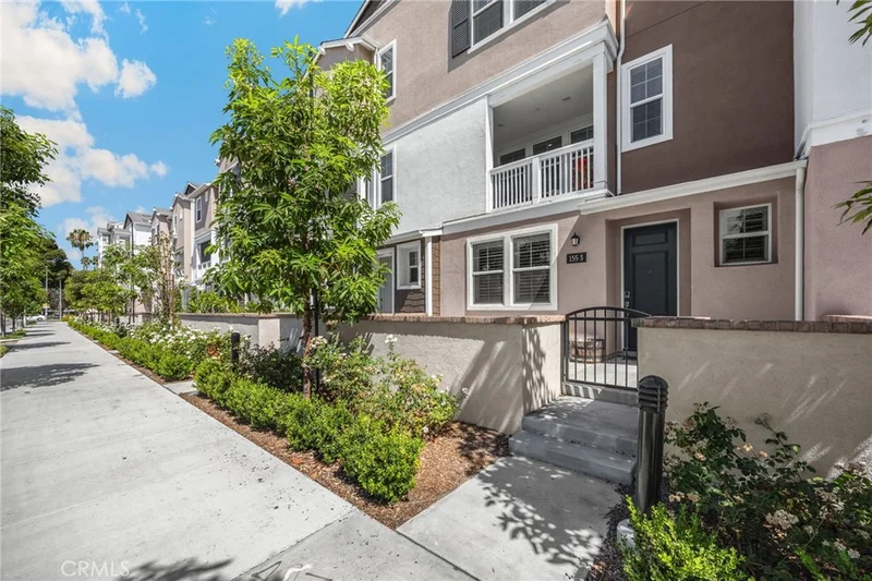 Photo 2 of 155 W La Palma Ave #3
