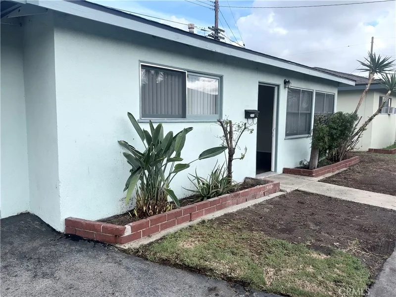 24638 Eshelman 1/4, Lomita, CA 90717