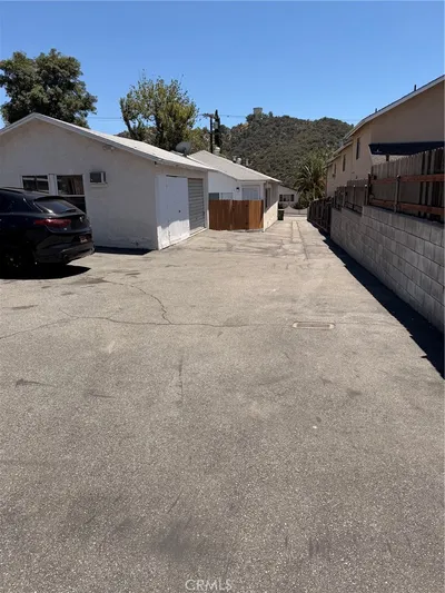 7011 Greeley photo 2