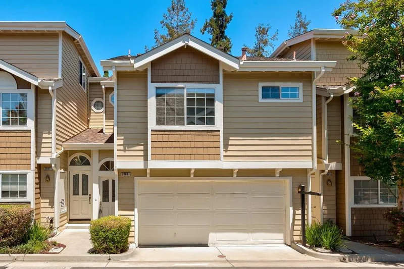 20667 Gardenside