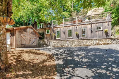 252 Blakewood Way
