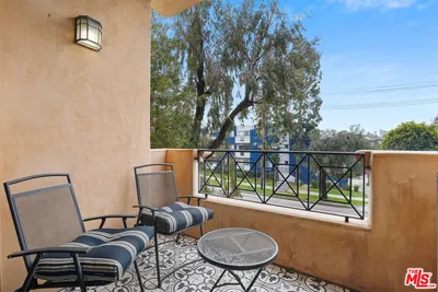 16123 W Sunset Boulevard 202 photo 2
