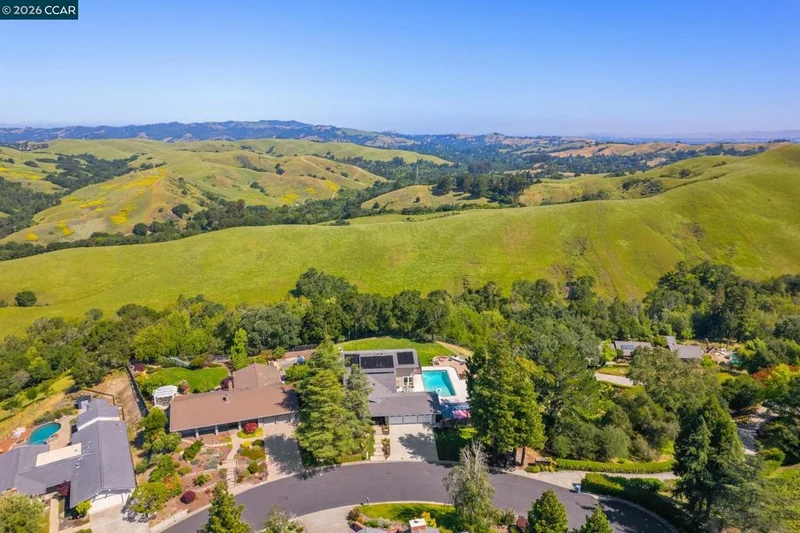 1933 Joseph Dr., Moraga, CA 94556