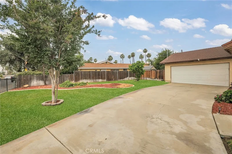 7863 Railroad Avenue photo 2