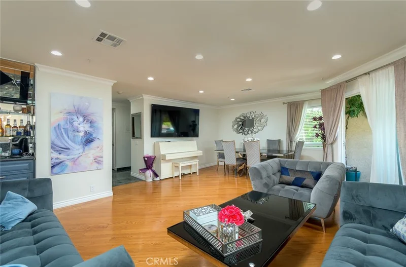 1421 5th Street 1 photo 2