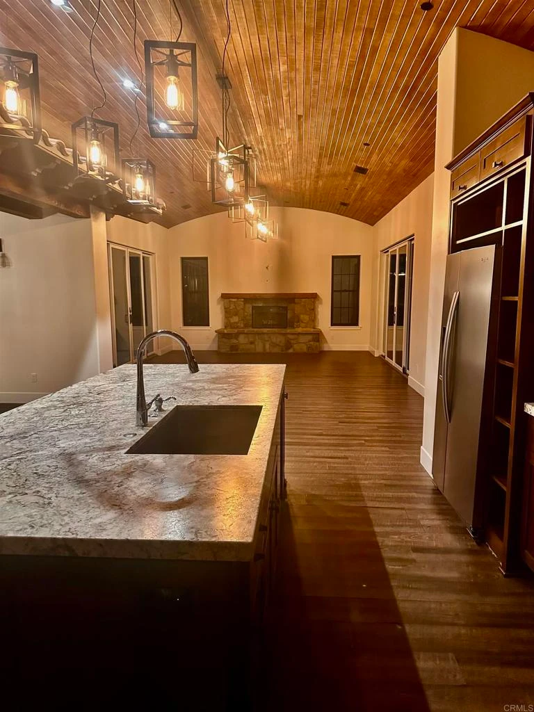 Interior 3