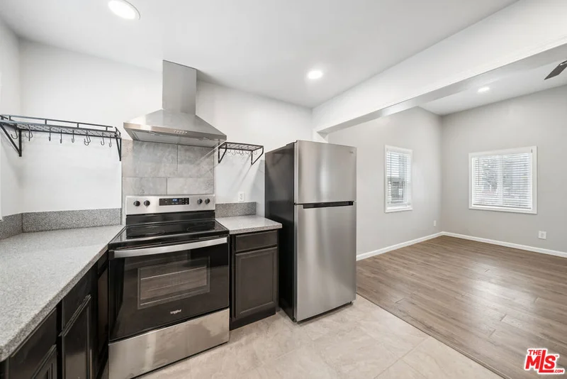 1543 W 23rd Street