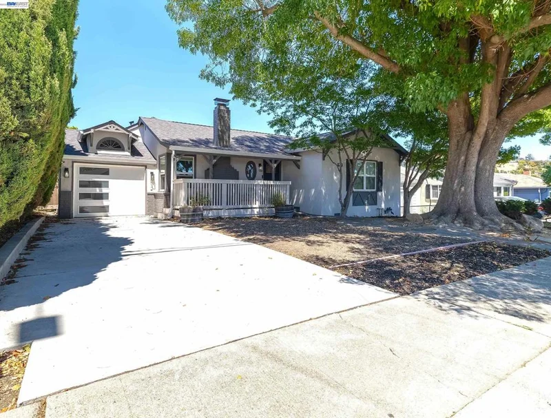 Photo 2 of 16004 Wellington Way