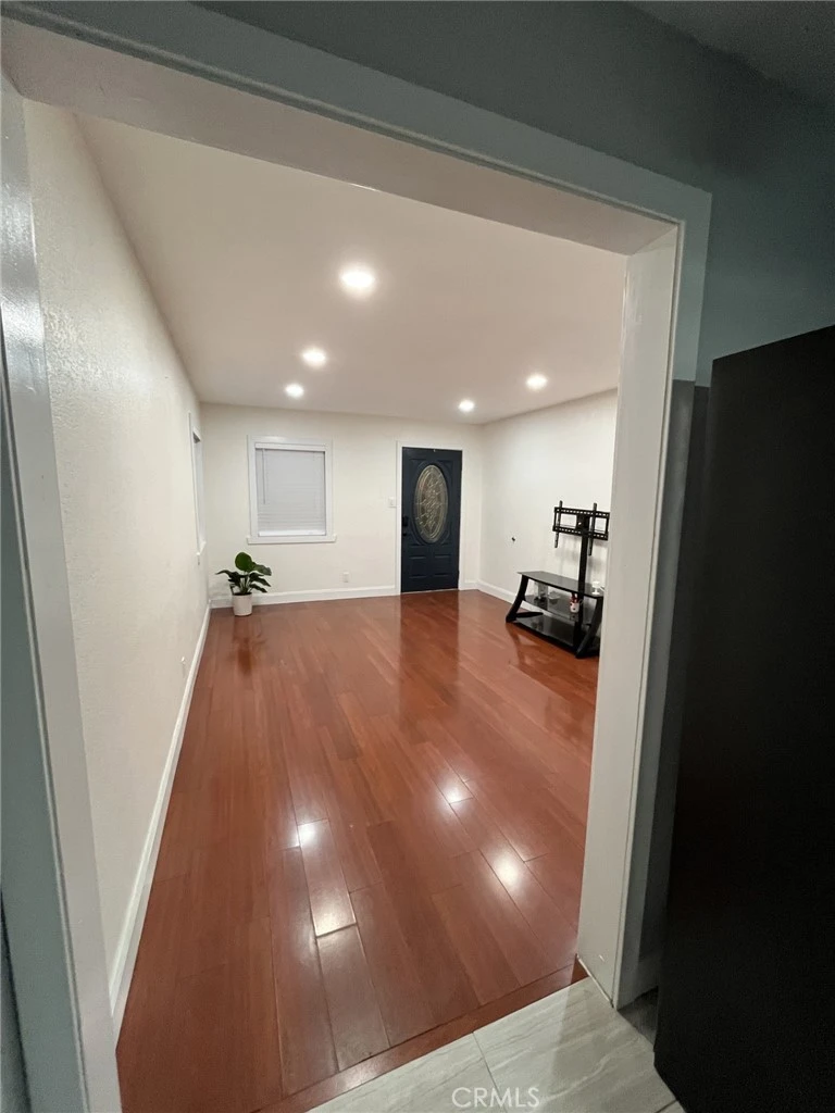 Interior 4