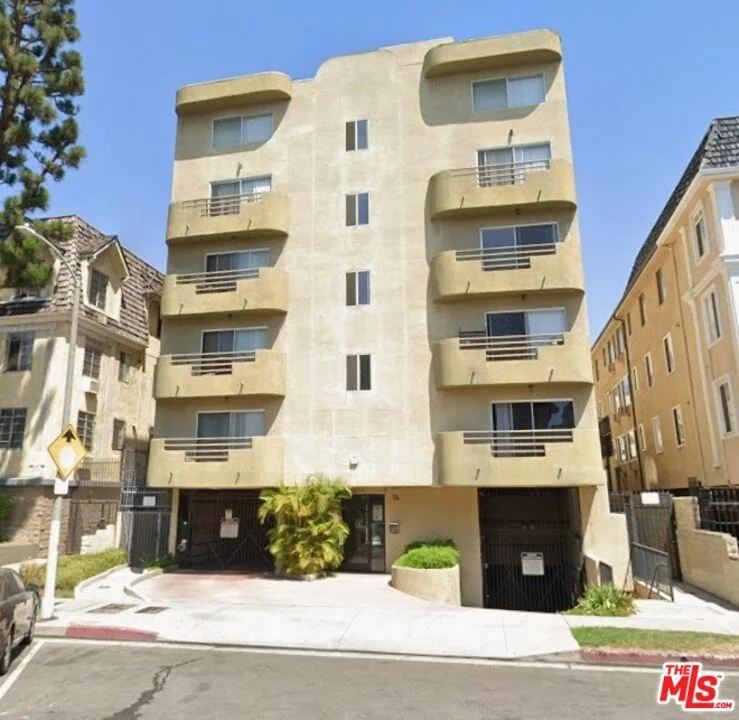 420 S Harvard Boulevard 301