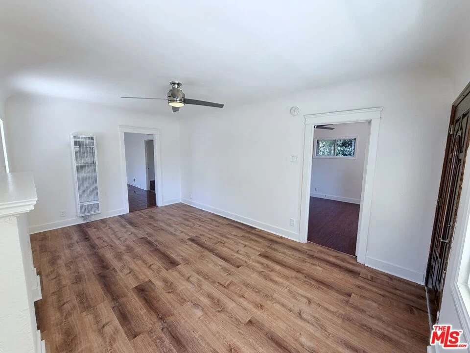 Interior 4
