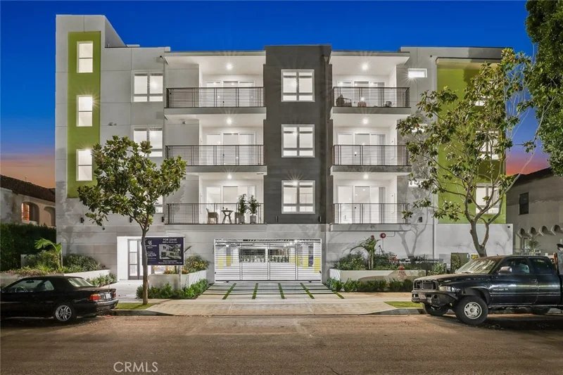 5820 La Mirada Avenue 401