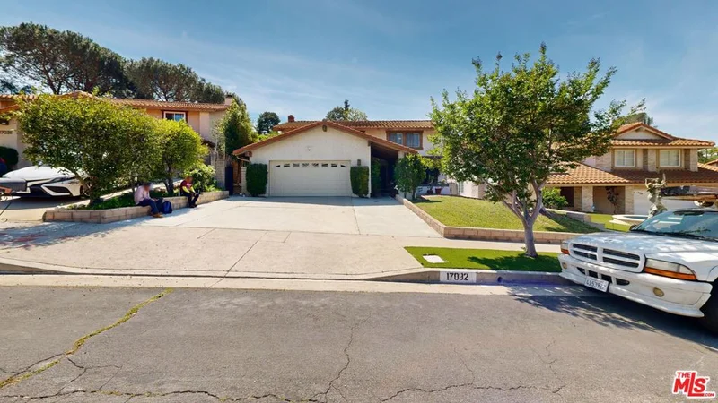 Photo 2 of 17032 Goya Street