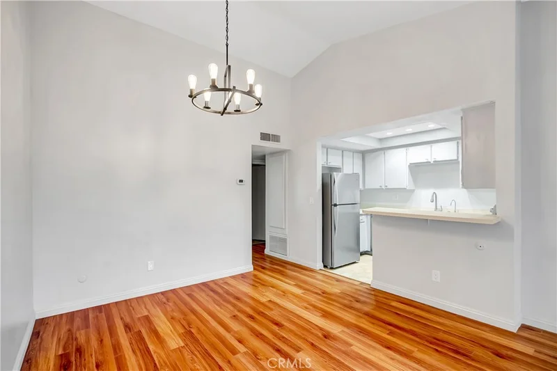 7308 Corbin Avenue G photo 2