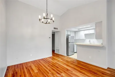 7308 Corbin Avenue G photo 2