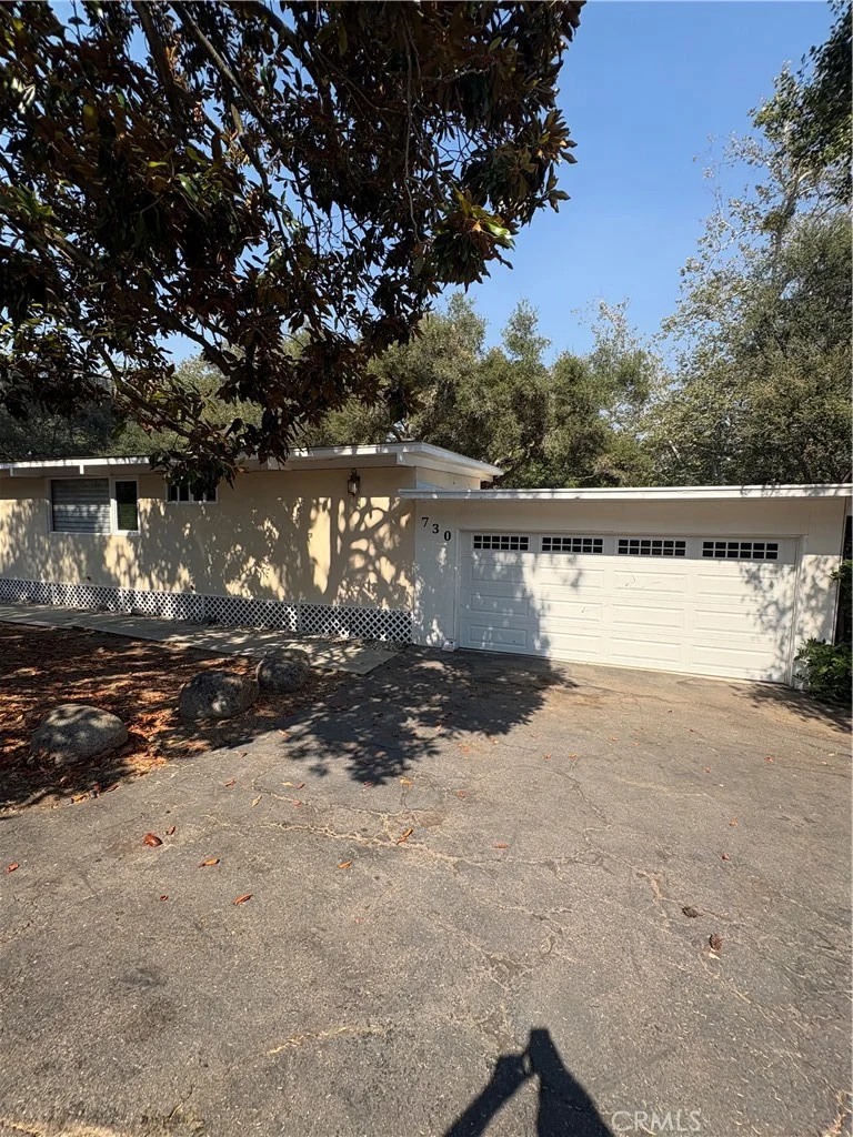 730 S Live Oak Park