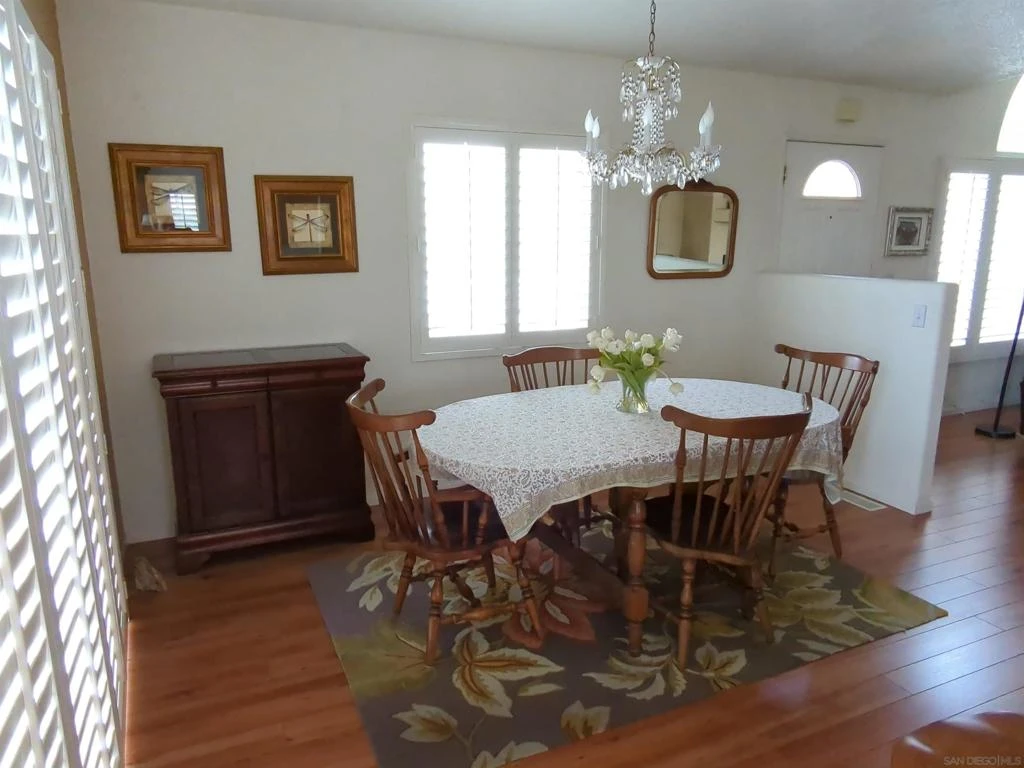 Interior 4