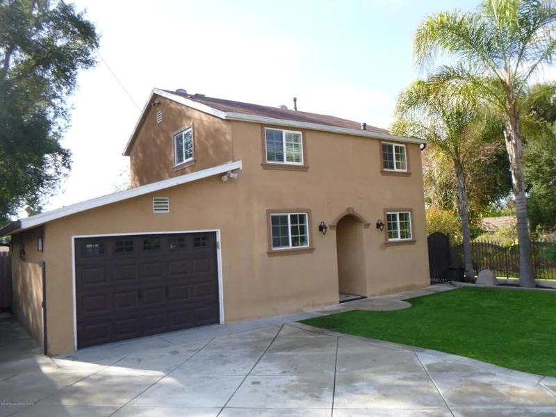 770 W Altadena Drive photo 2