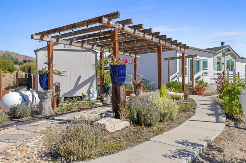 2734 Ross Drive