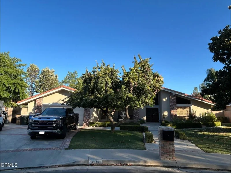 7905 Corte Rey, Bakersfield, CA 93309