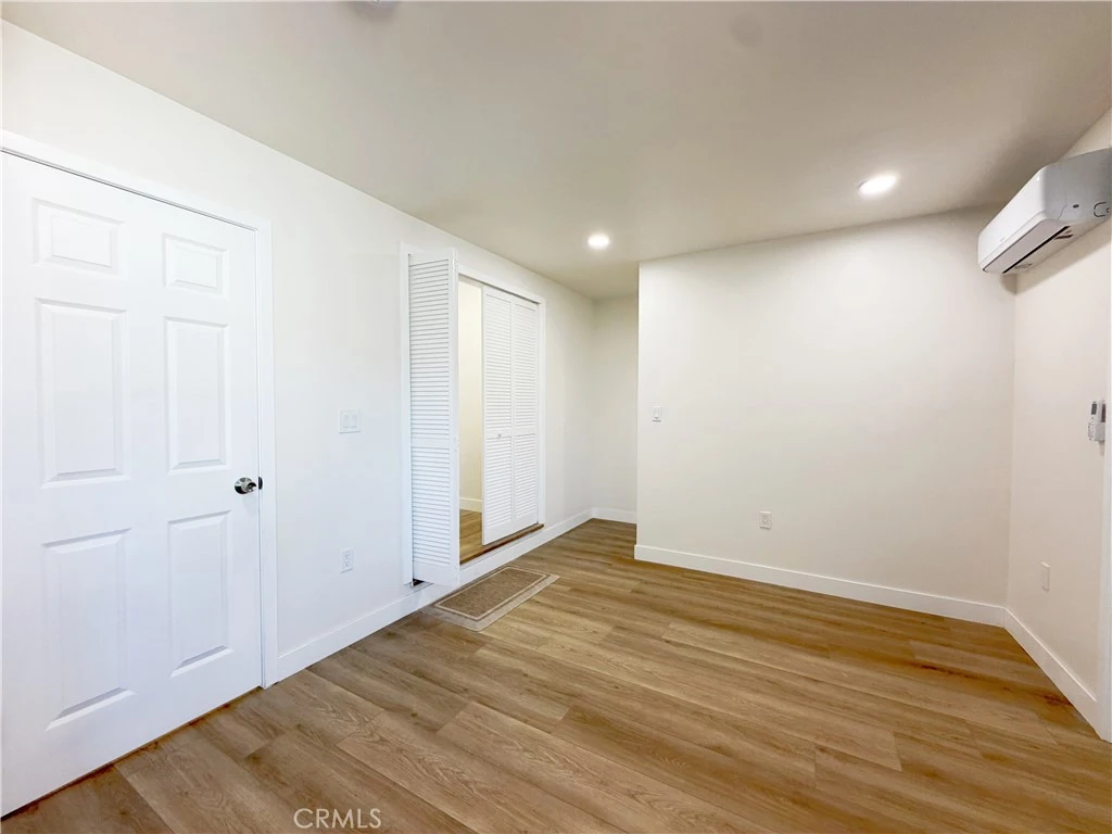 Interior 4