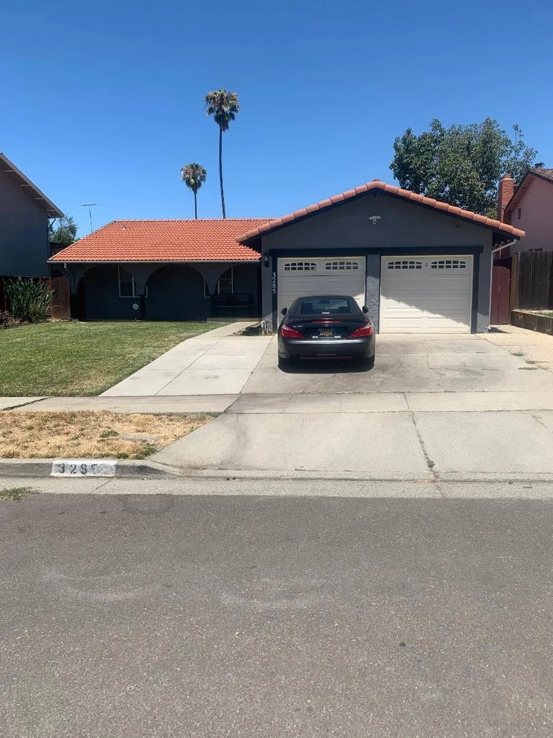 3285 Trebol Lane