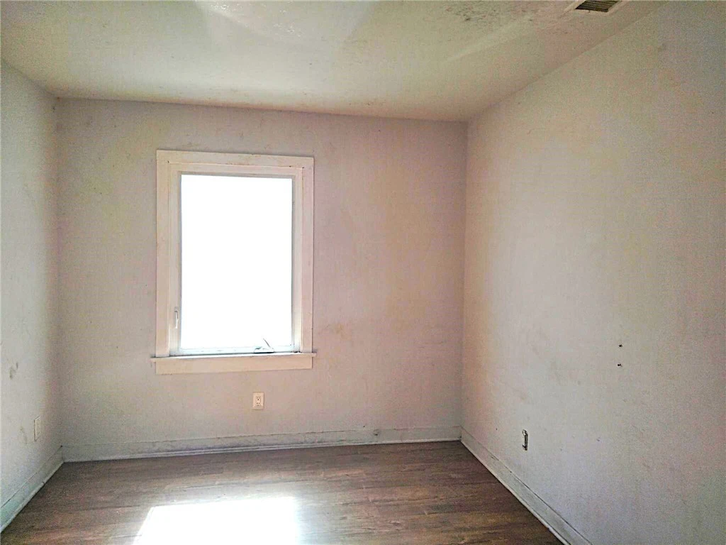 Interior 4