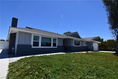 2161 Valley View