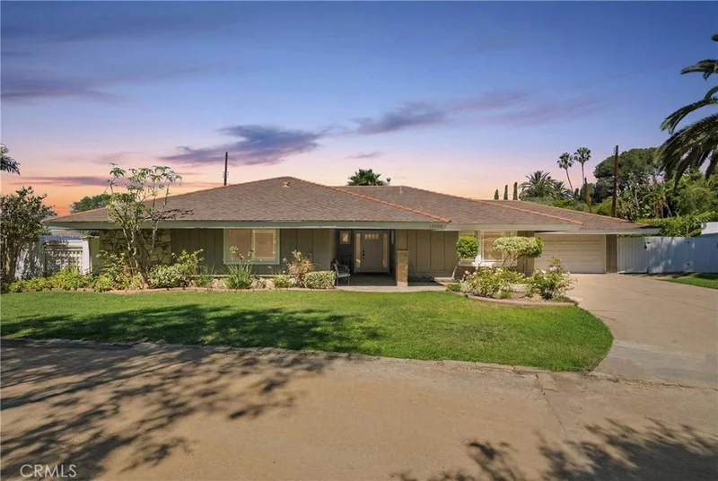 12885 Old Foothill