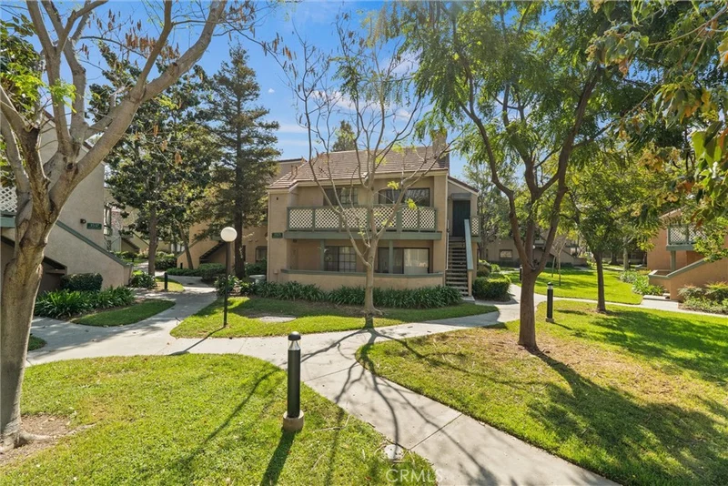 3525 W Greentree Circle G, Anaheim, CA 92804