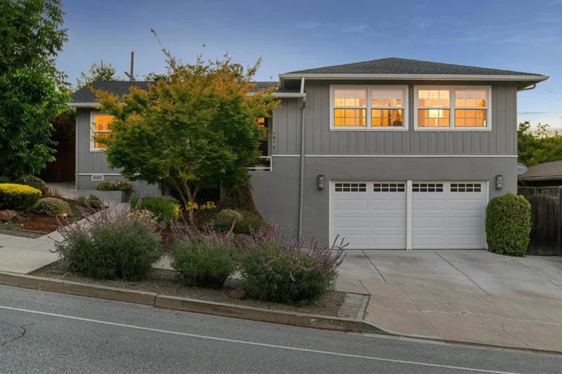 2874 Mcgarvey Avenue, Redwood City, CA 94061