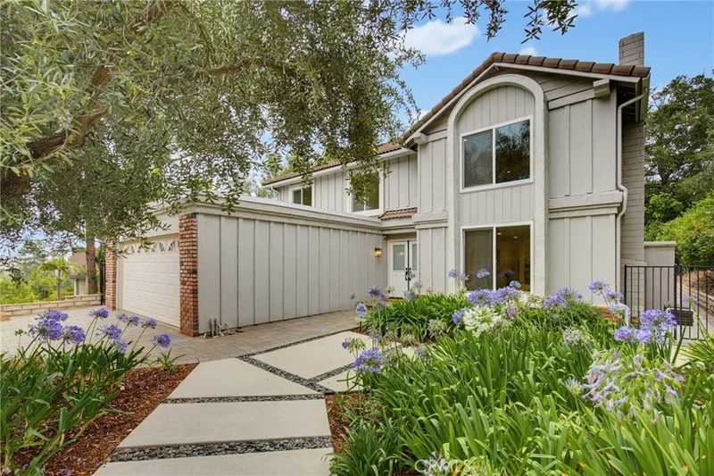 2139 Lenore Drive