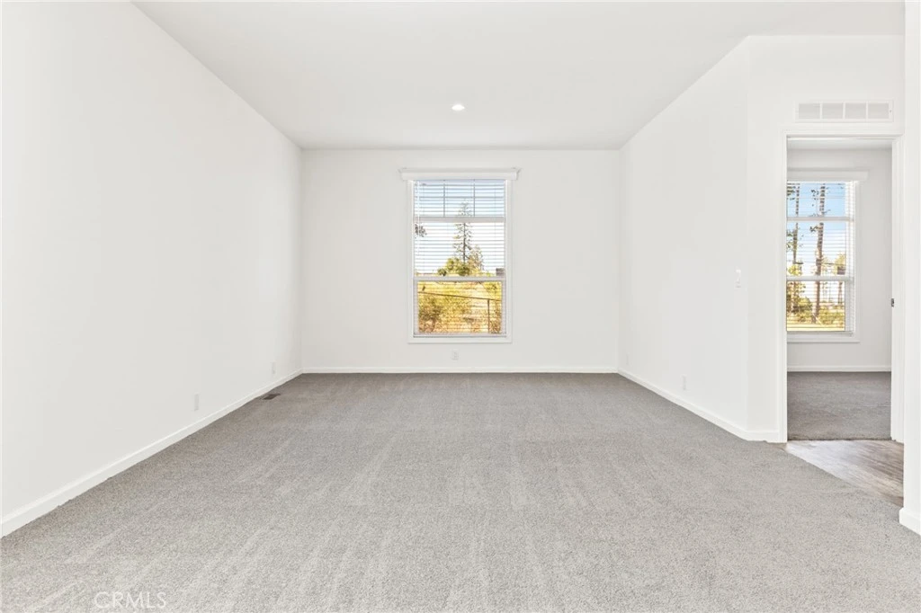 Interior 4