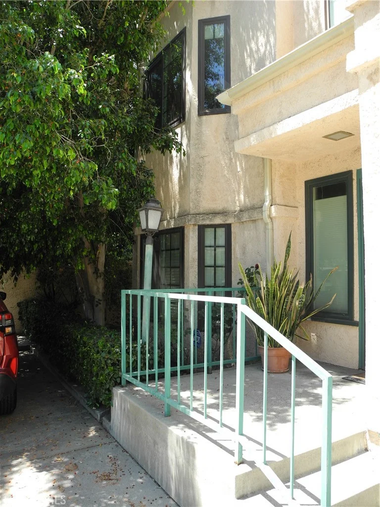 10221 De Soto Avenue 107, Chatsworth, CA 91311