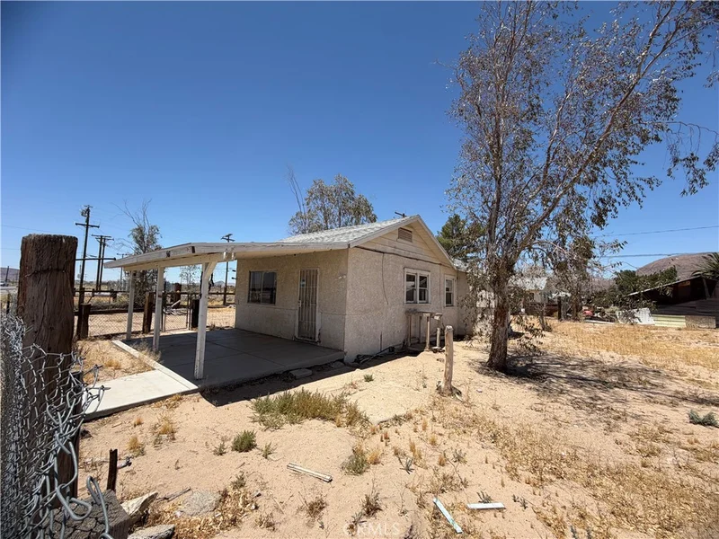 567 W Yermo