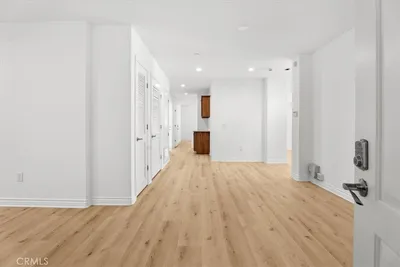 5305 Bellingham 304 photo 2