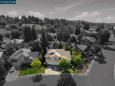 601 Ambience Way photo 2