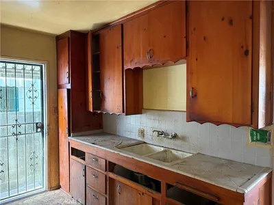 5179 Inglewood Blvd. photo 2