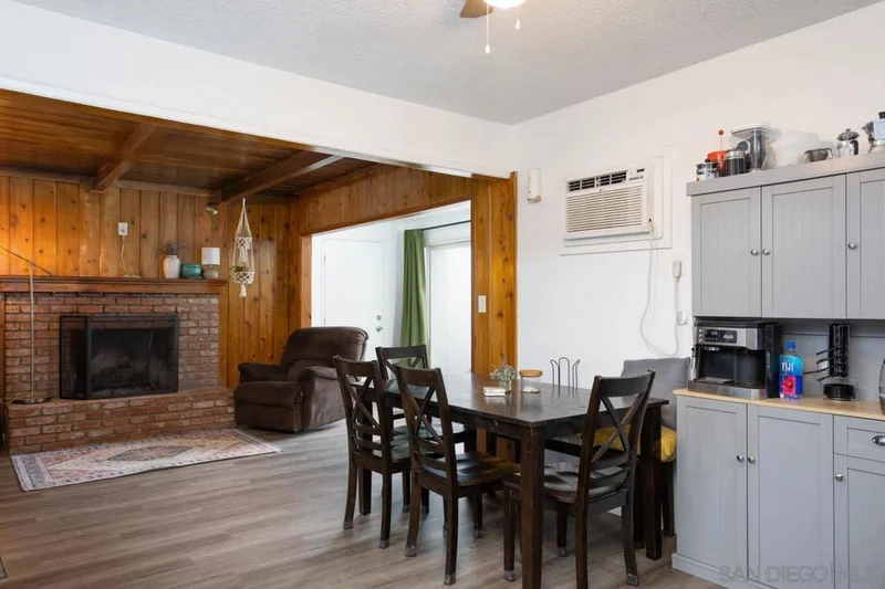 Photo 2 of 4065 Bancroft Dr
