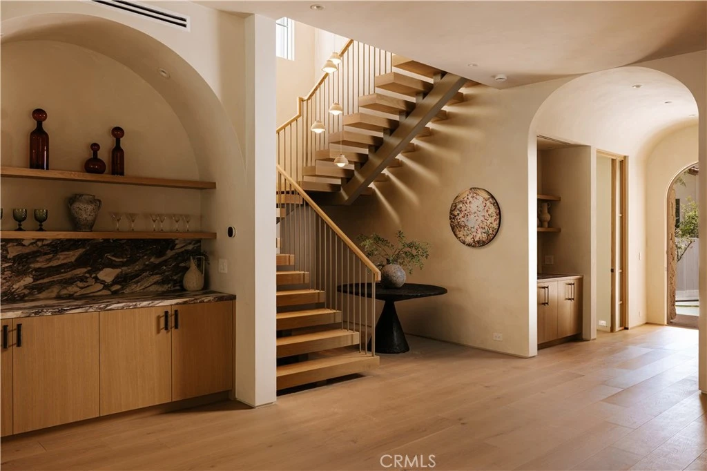 Interior 3