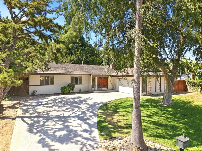 Photo 2 of 19913 E Rambling Road