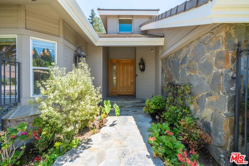 19234 Mayall Street photo 2