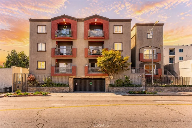 Photo 2 of 11124 Burbank Boulevard 101