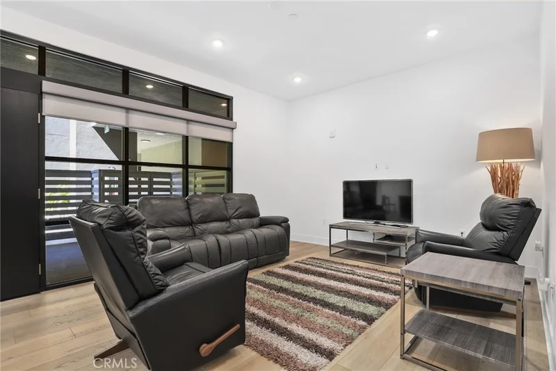178 S Euclid Avenue 106, Pasadena, CA 91101