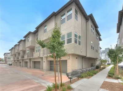1246 W Bushell