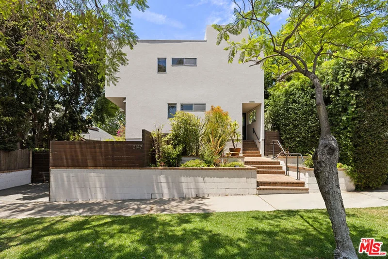 2147 N Beachwood Drive 5, Los Angeles, CA 90068