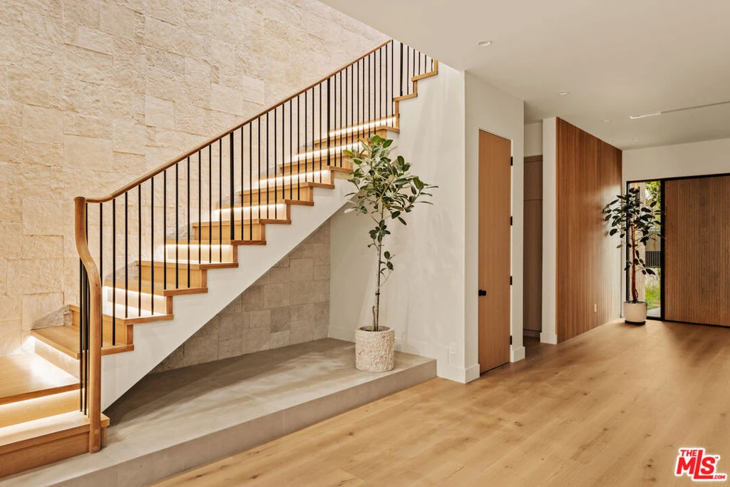 Interior 2