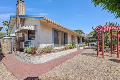 1154 Monte Vista Dr photo 2