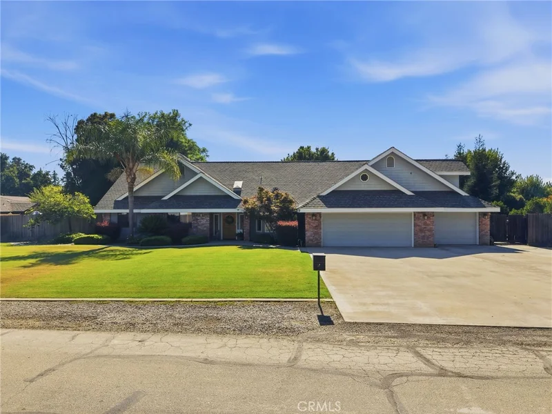 1203 N Tommy Court, Visalia, CA 93291